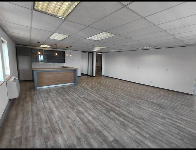 387M² OFFICE TO LET IN BRYANSTON
